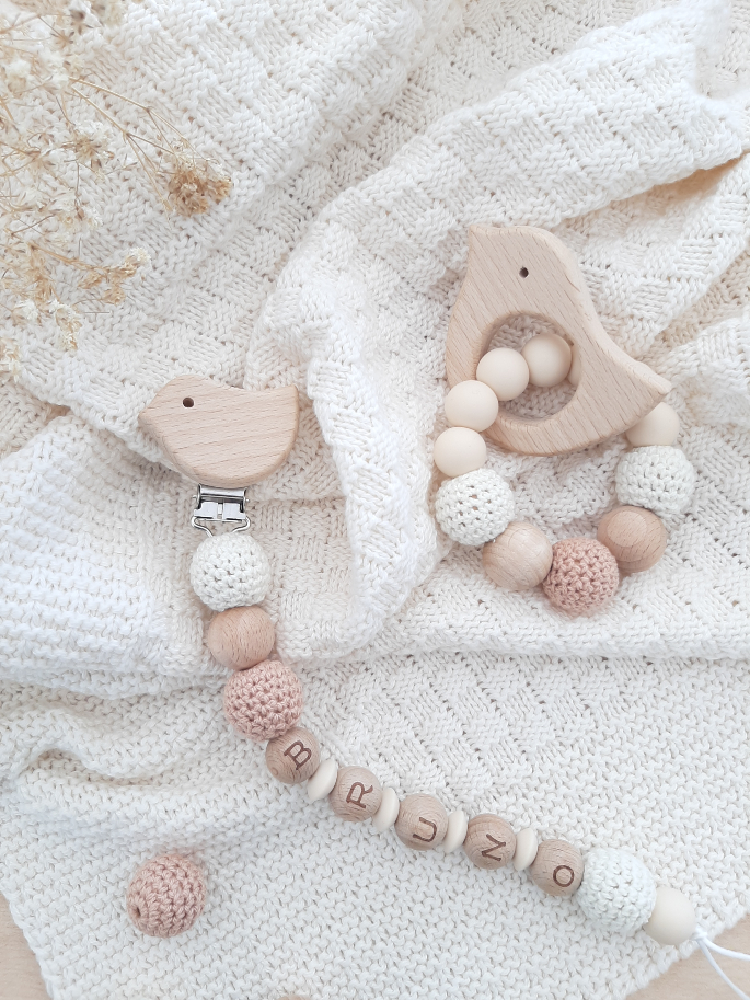 Portachupete personalizado de silicona y crochet para todos - La canastilla  del bebé